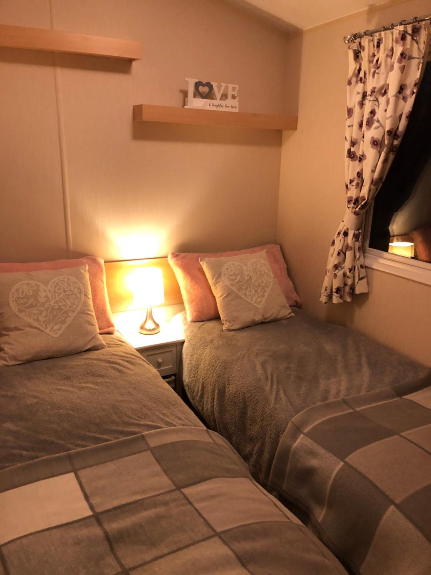 Jules Holiday Caravan Hotel Hartley Bagian luar foto